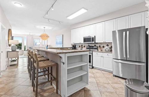 Miramar Condo | The Crescent 206