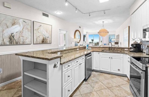 Miramar Condo | The Crescent 206