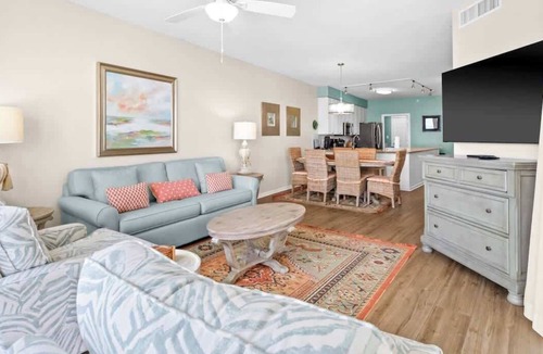 Miramar Condo | The Crescent 306