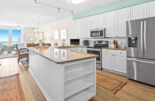 Miramar Condo | The Crescent 306