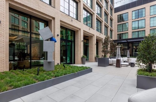 Fort Worth Cultural District Hotel | The Crescent Hotel | Patio Deluxe King | Near Art & Science District