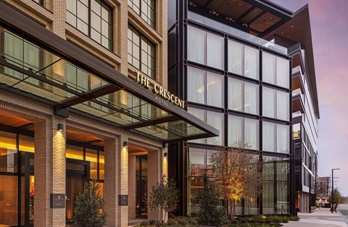 Fort Worth Cultural District Hotel | The Crescent Hotel | Superior King Room | Balcony Designed for Arts & Leisure