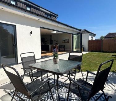 Lancing Villa | The Crescent Villa Lancing