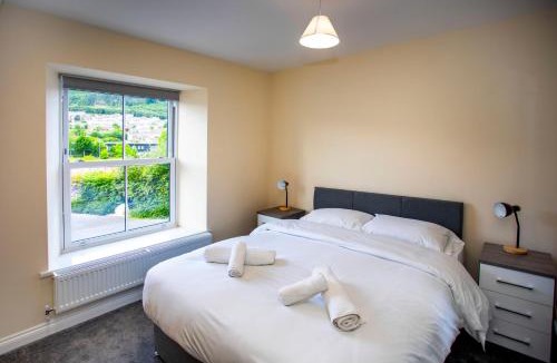 Mountain Ash Hotel | The Cresselly Inn