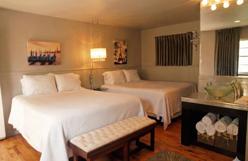 Sterling Hotel | The Crest Motel in Colorful Colorado