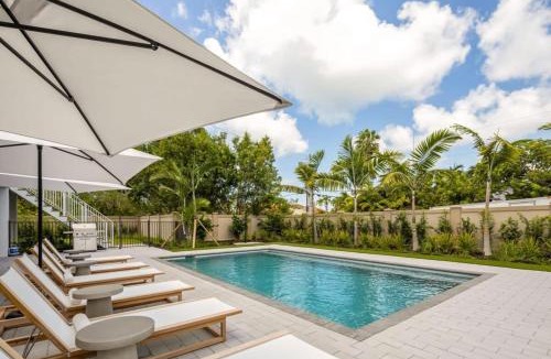 Key West House | The Crestwood House - Private Heated Pool & Parking