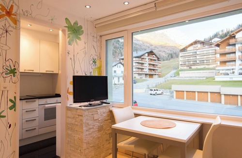 Leukerbad Apartment | The Cristal apartment house is situated in a quiet, sunny and central location