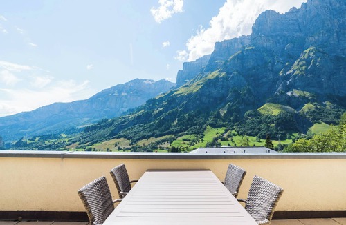 Leukerbad Apartment | The Cristal apartment house is situated in a quiet, sunny and central location