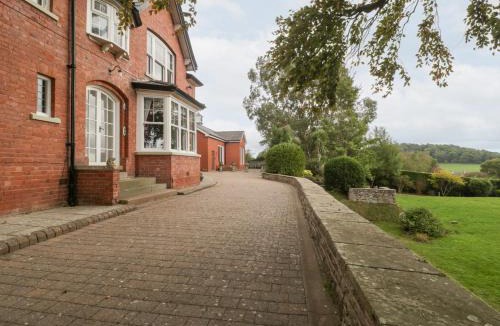 Turnastone House | The Croft