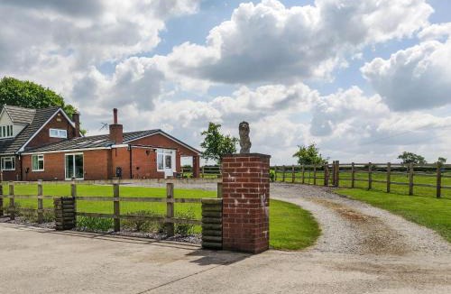 Winsford House | The Crofts