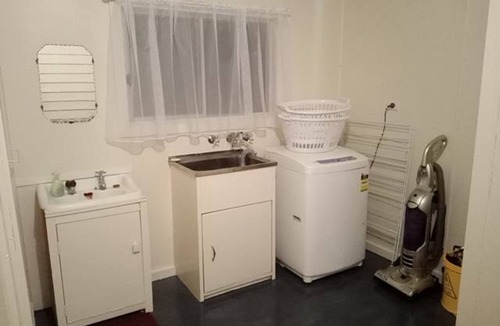 Murtoa Cottage | The Crooked cottage