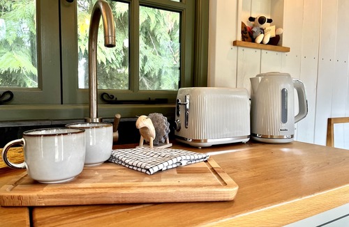 Hollingbourne Cabin | The Crooked Gate - Luxury Romantic Getaway