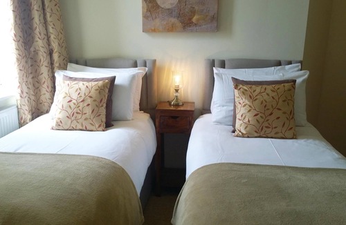 Lydford-on-Fosse Hotel | The Cross Keys Inn