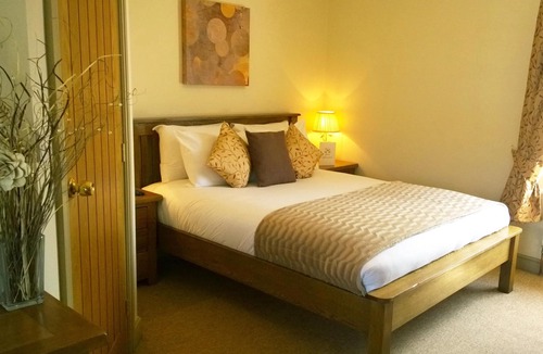 Lydford-on-Fosse Hotel | The Cross Keys Inn