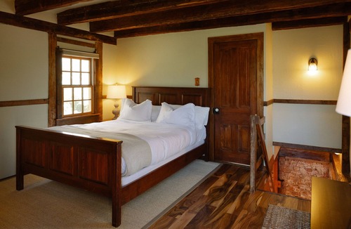 North Garden Bed & Breakfast | The Crossroads Inn