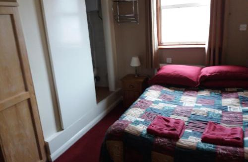 Runnymede House | The Crouch Oak