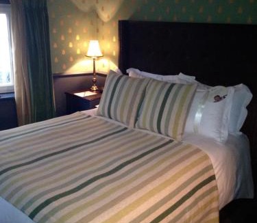 Abingdon Hotel | The Crown And Thistle, Abingdon