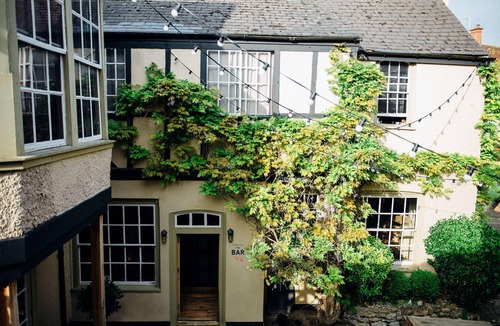 Abingdon Hotel | The Crown and Thistle