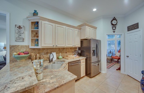 Bullard House | 'The Crown Goose' - Bullard Home w/Pool & Spa!