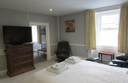 Inverbervie Bed & Breakfast | The Crown Hotel
