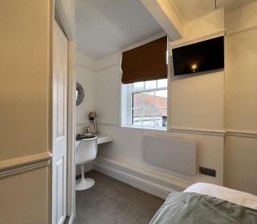 Benson House | The Crown Inn at Benson