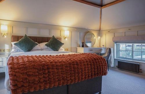 Slough Hotel | The Crown Inn at Burnham Beeches