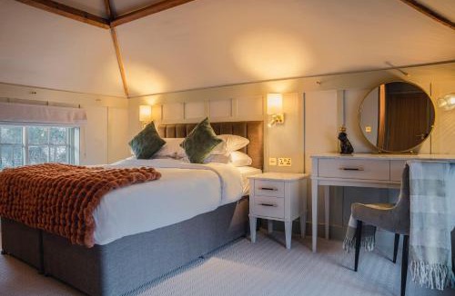 Slough Hotel | The Crown Inn at Burnham Beeches