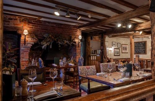 Bishops Waltham Hotel | The Crown Inn