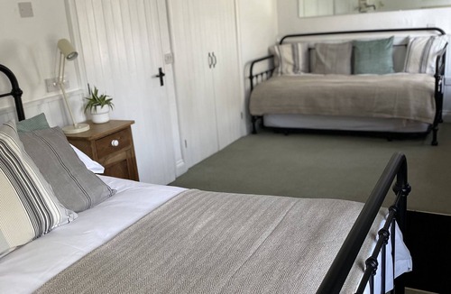 Lanlivery Hotel | The Crown Inn