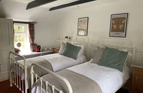 Lanlivery Hotel | The Crown Inn