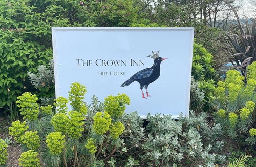 Lanlivery Hotel | The Crown Inn