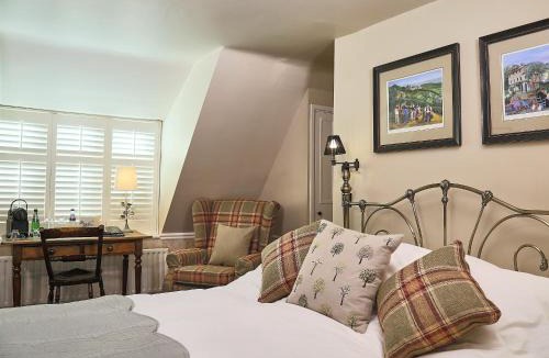 Elton Hotel | The Crown Inn