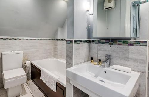 Elton Hotel | The Crown Inn