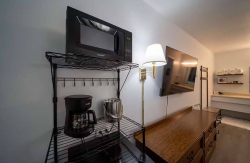 Eureka Springs Historic District Hotel | The Crows Have Eyes Room! #1