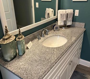 Morehead City Ski Chalet | The Crystal Cottage2