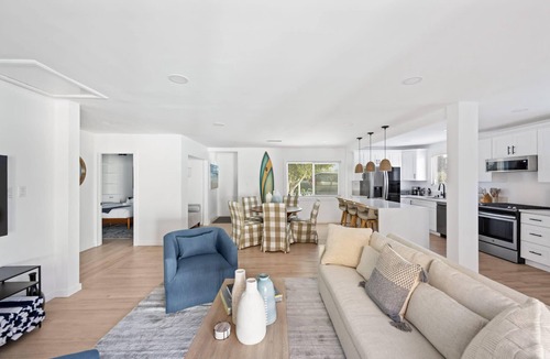 Del Rey House | The Culver | 6 bedrooms & spa! by Colby & Conrad