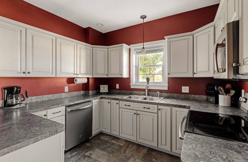 Lebanon House | The Cumberland House * 5 bed 5 bath