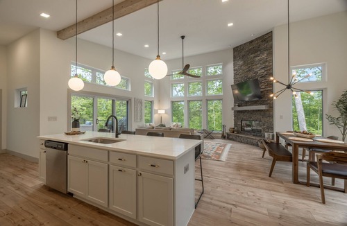 Innsbrook Cabin | The Curated Treehouse by Innsbrook Vacations!