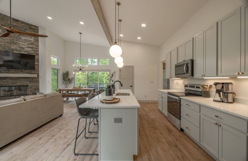 Innsbrook Cabin | The Curated Treehouse by Innsbrook Vacations!