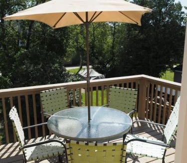 Frankfort Apartment | The Cute & Cozy - Upper Apt - Great Location!