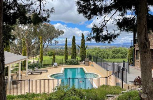 Mount Panorama House | The Cutting Mount Panorama