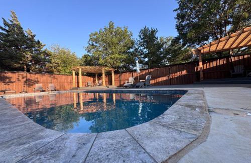 Claude Bed & Breakfast | THE CW HOUSE