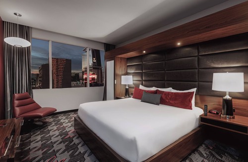 Downtown Las Vegas Hotel | the D Las Vegas