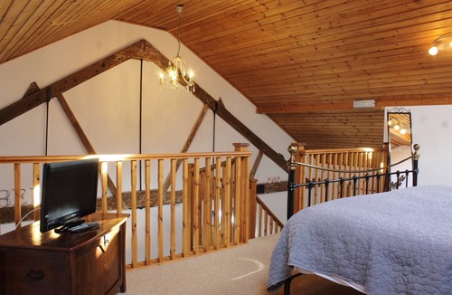 Hickling Bed & Breakfast | The Dairy Barns