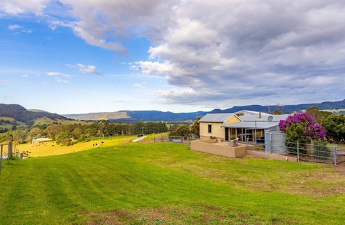 Barrengarry House | The Dairy @ Cavan, Kangaroo Valley, Stunning Views