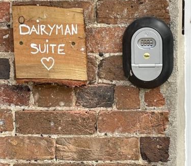 Holworth Bed & Breakfast | The Dairyman Suite