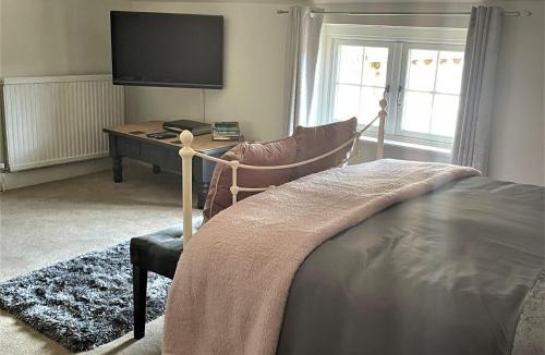 Holworth Bed & Breakfast | The Dairyman Suite