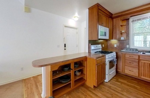 Heritage Apartment | The Daisy Guest Cottage