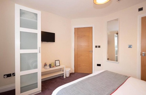 Baginton House | The Dakota