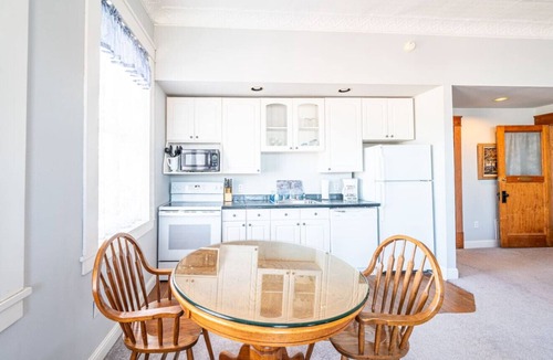 Eastland Apartment | The Dallas Apartment